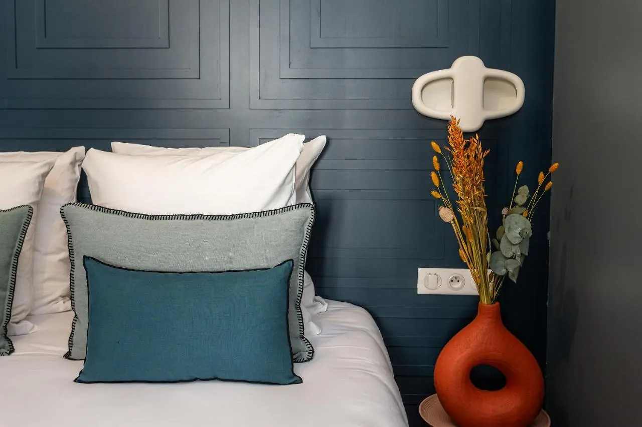 The Blue Nature Suite Downtown Montmartre Paris Apartment