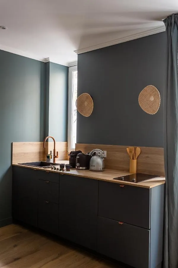 Apartment The Blue Nature Suite Downtown Montmartre Paris